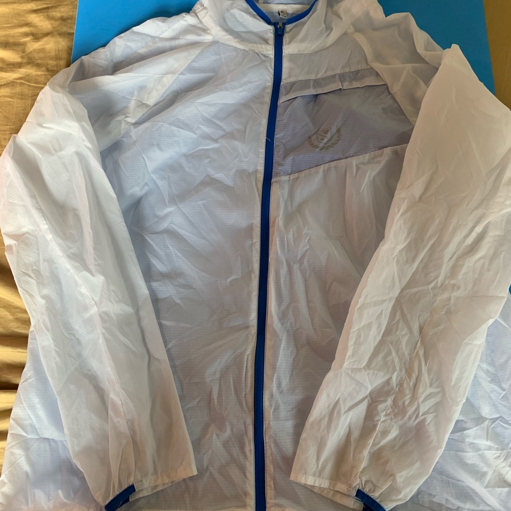 WHITE WINDBREAKER